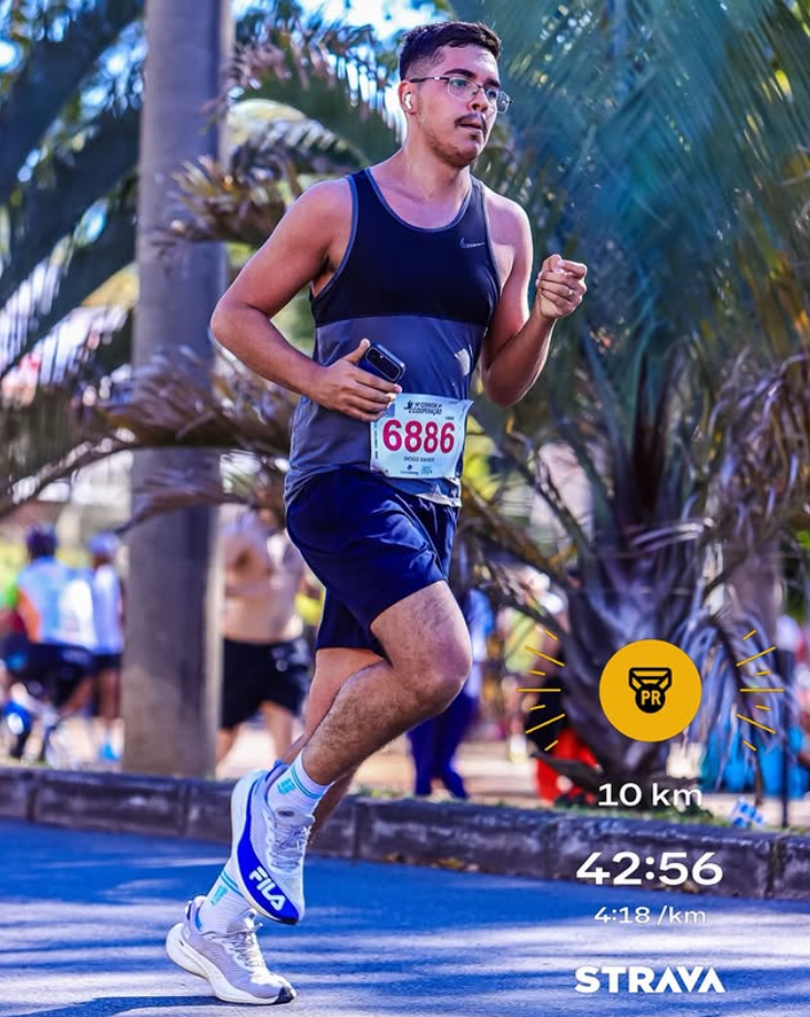 Diogo correndo em uma prova de 10 km